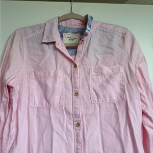 Abercrombie & Fitch Women’s Light Pink Button Down Shirt